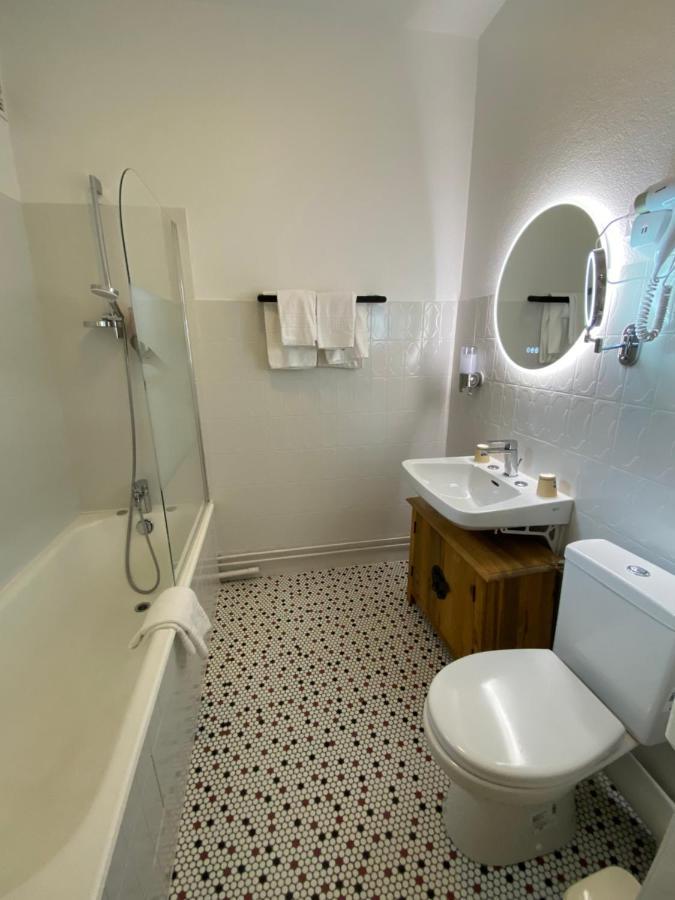 Balzac Hotel Restaurant Фужер Экстерьер фото